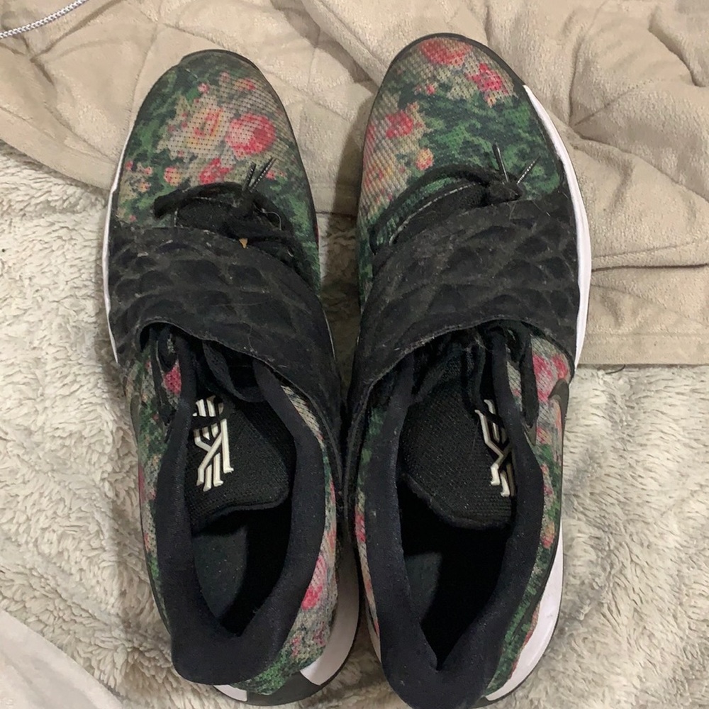 KD basketball shoes